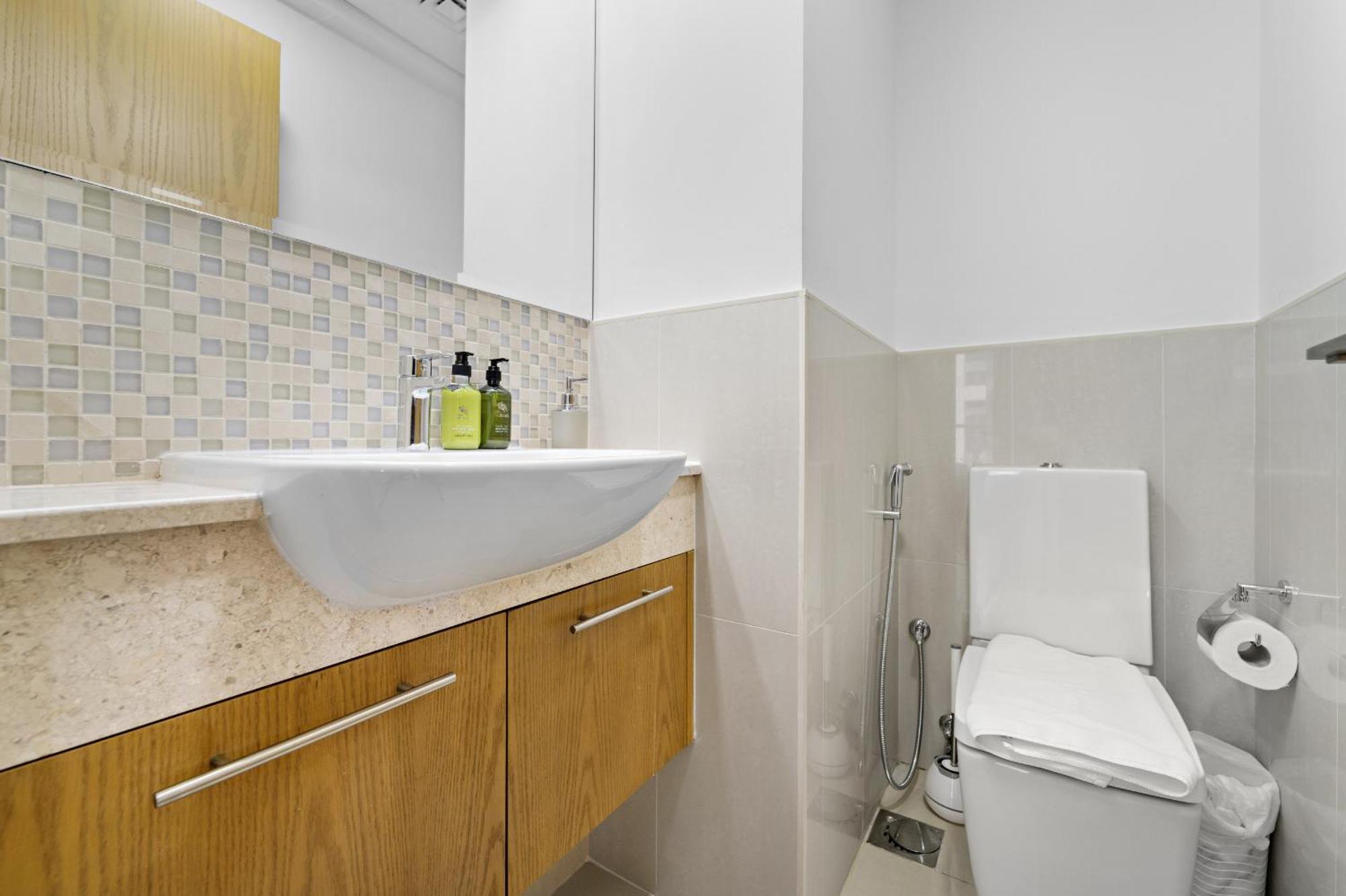 Apartment Vayk - Spacious 2 Bd With Burj Khalifa Views Dubai